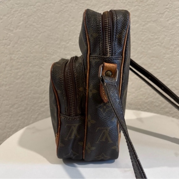 Louis Vuitton Amazon Brown
Monogram Crossbody Bag - Picture 4 of 11